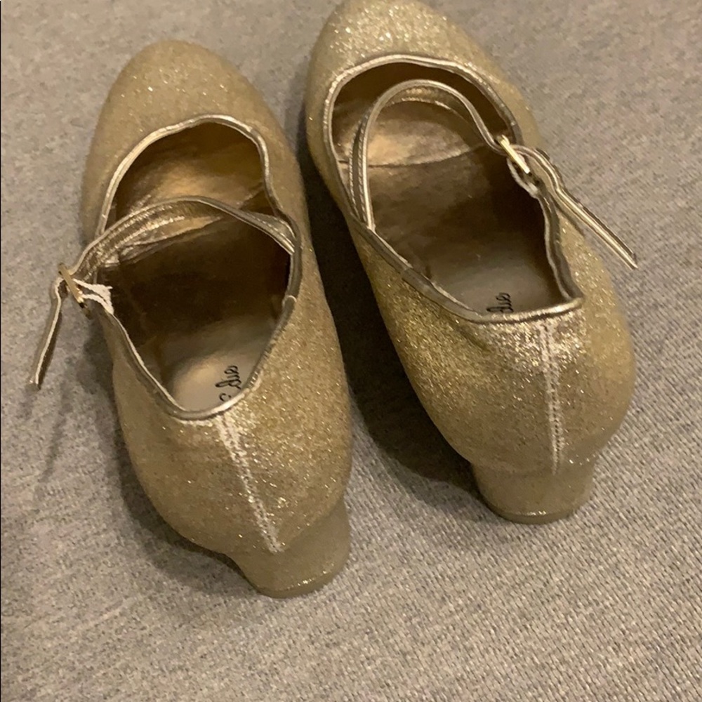 Dress Shoes - Picture 3 of 6